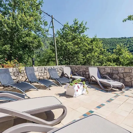 Apartmán 1 Bedroom Awesome In Mošćenička Draga