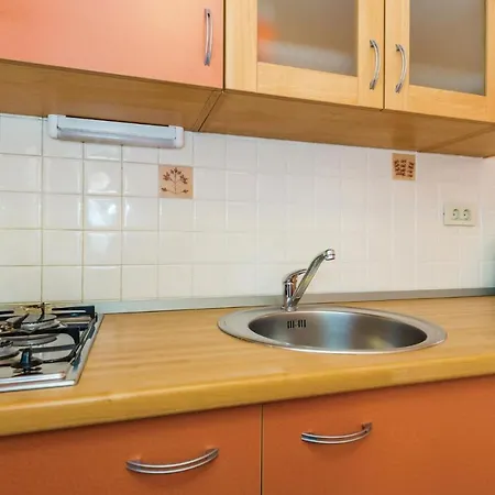 1 Bedroom Awesome In Apartment